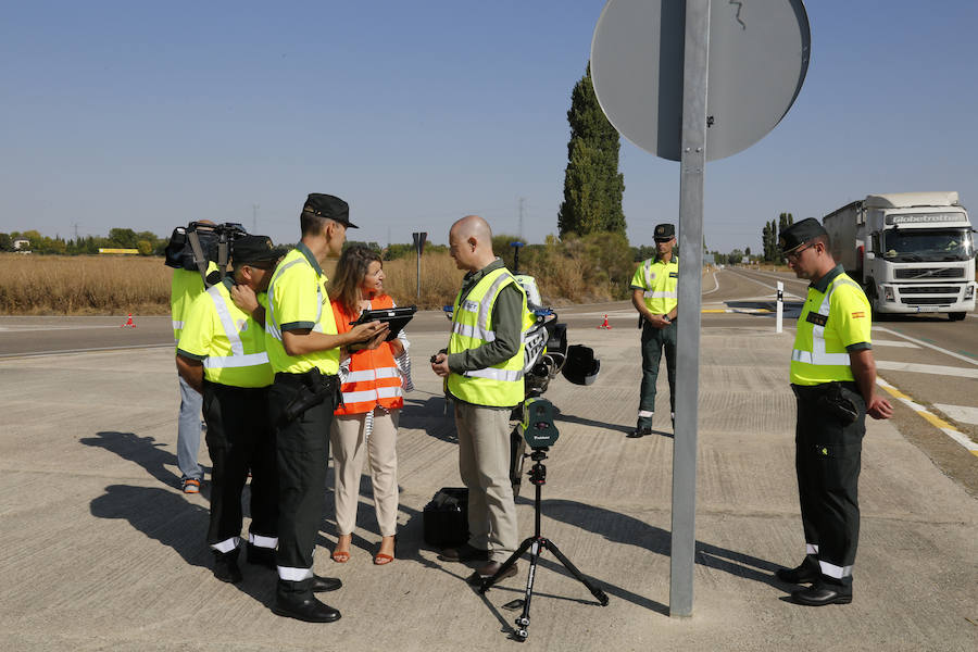 Fotos: Velolaser nuevo Radar para las carreteras Palentinas