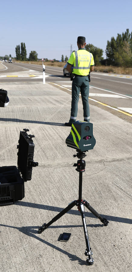 Fotos: Velolaser nuevo Radar para las carreteras Palentinas