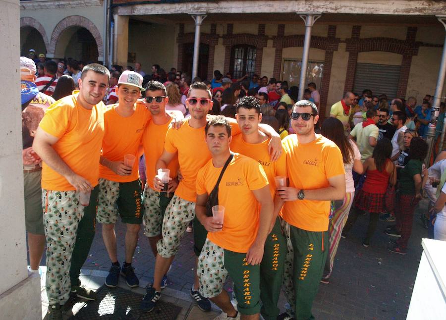 Fotos: Olmedo inicia sus fiestas con un multitudinario chupinazo