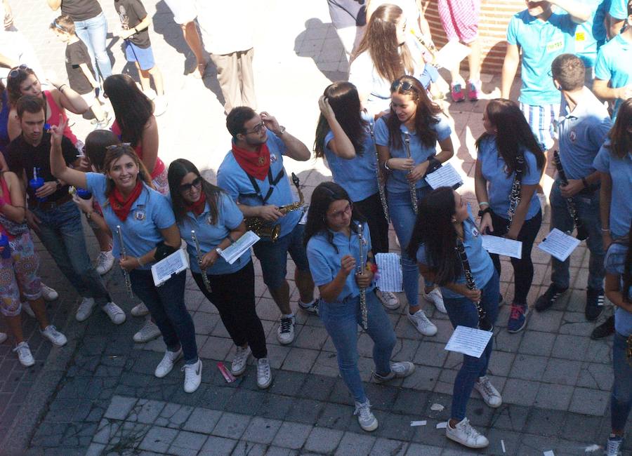 Fotos: Olmedo inicia sus fiestas con un multitudinario chupinazo