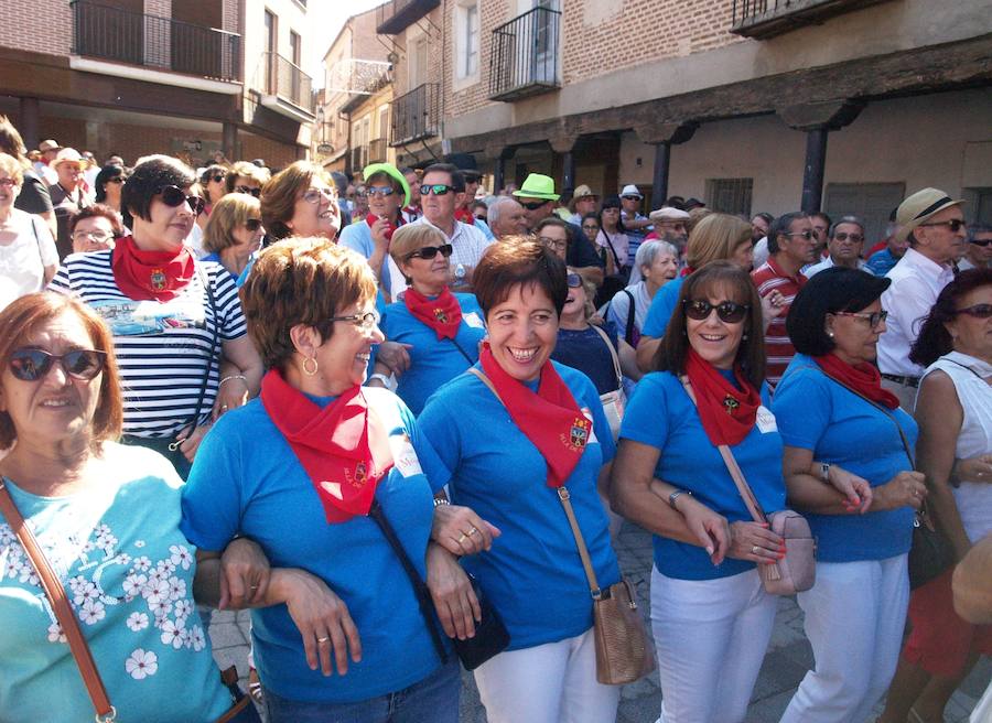 Fotos: Olmedo inicia sus fiestas con un multitudinario chupinazo