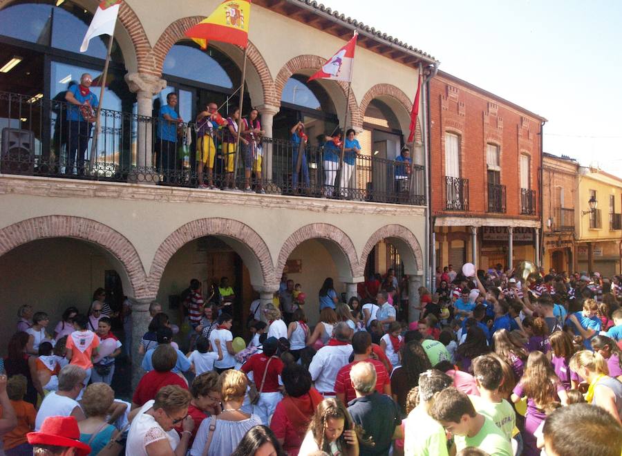 Fotos: Olmedo inicia sus fiestas con un multitudinario chupinazo