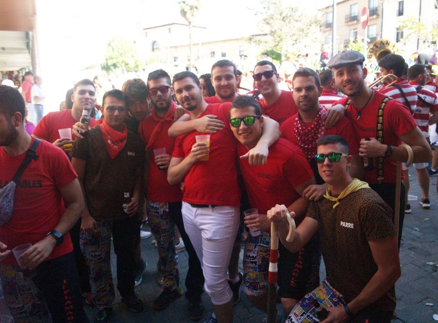 Fotos: Olmedo inicia sus fiestas con un multitudinario chupinazo