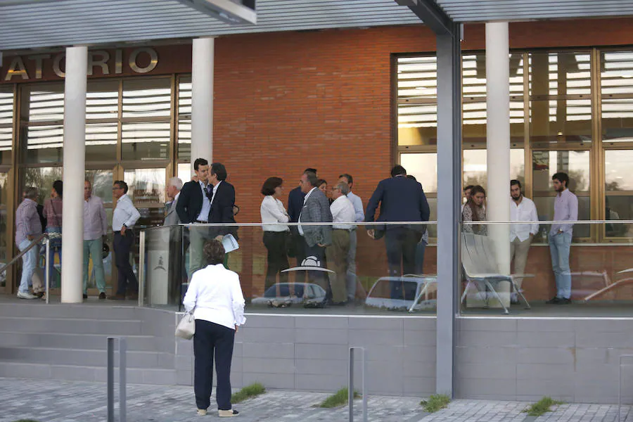 Fotos: Consternación por la muerte de David Vazquez en el Tanatorio de Palencia