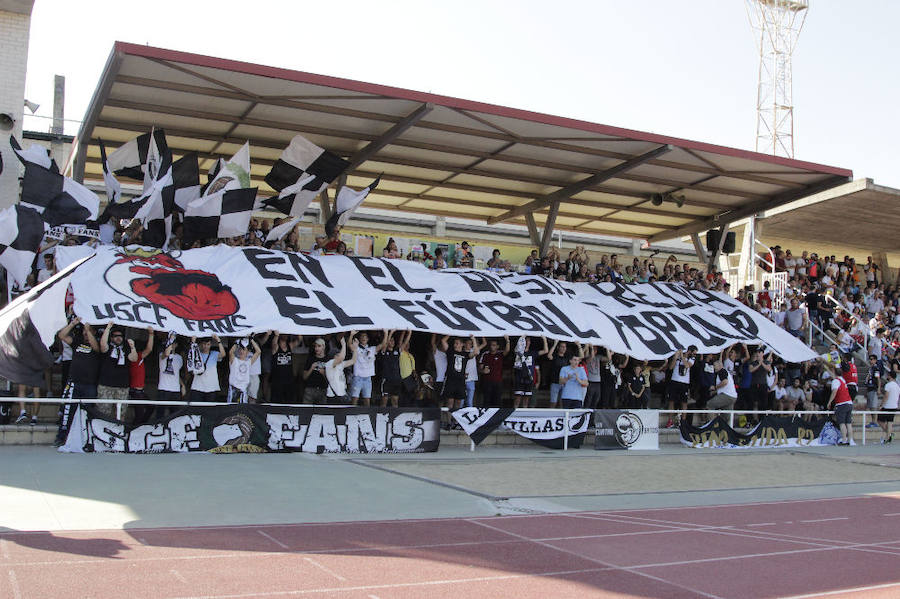 Fotos: Unionistas cae por la mínima ante la Cultural Leonesa (0-1)