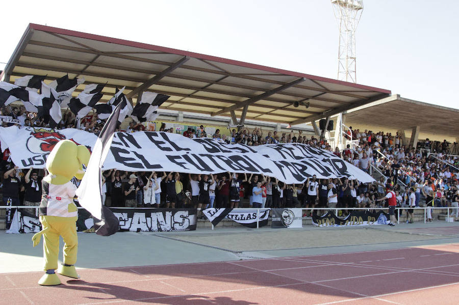 Fotos: Unionistas cae por la mínima ante la Cultural Leonesa (0-1)