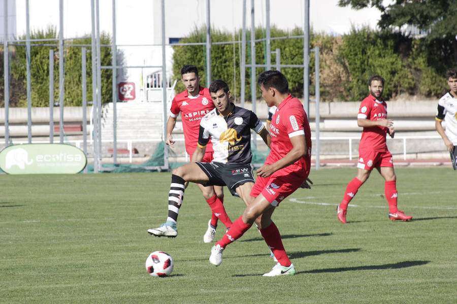 Fotos: Unionistas cae por la mínima ante la Cultural Leonesa (0-1)