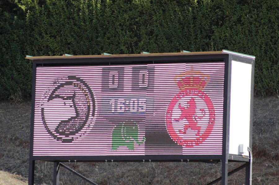 Fotos: Unionistas cae por la mínima ante la Cultural Leonesa (0-1)