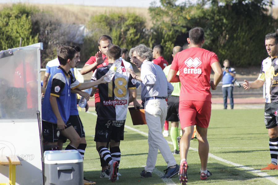 Fotos: Unionistas cae por la mínima ante la Cultural Leonesa (0-1)