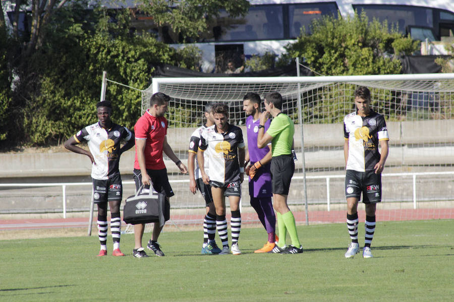 Fotos: Unionistas cae por la mínima ante la Cultural Leonesa (0-1)