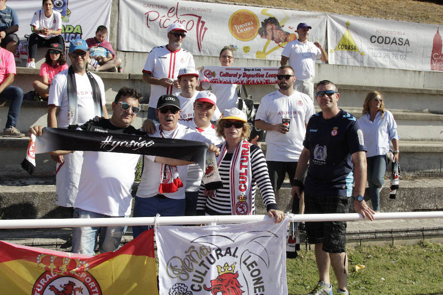 Fotos: Unionistas cae por la mínima ante la Cultural Leonesa (0-1)