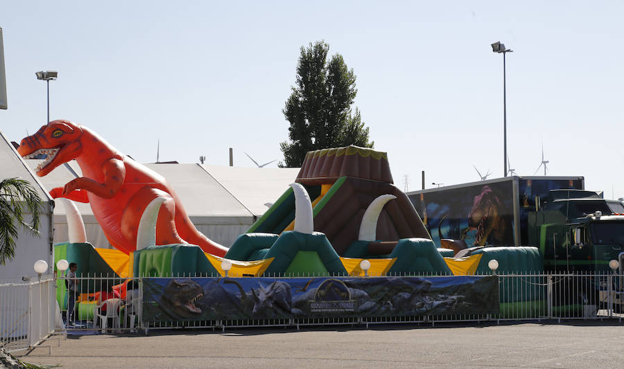 Fotos: Exposición de dinosaurios animatrónicos en el Ferial