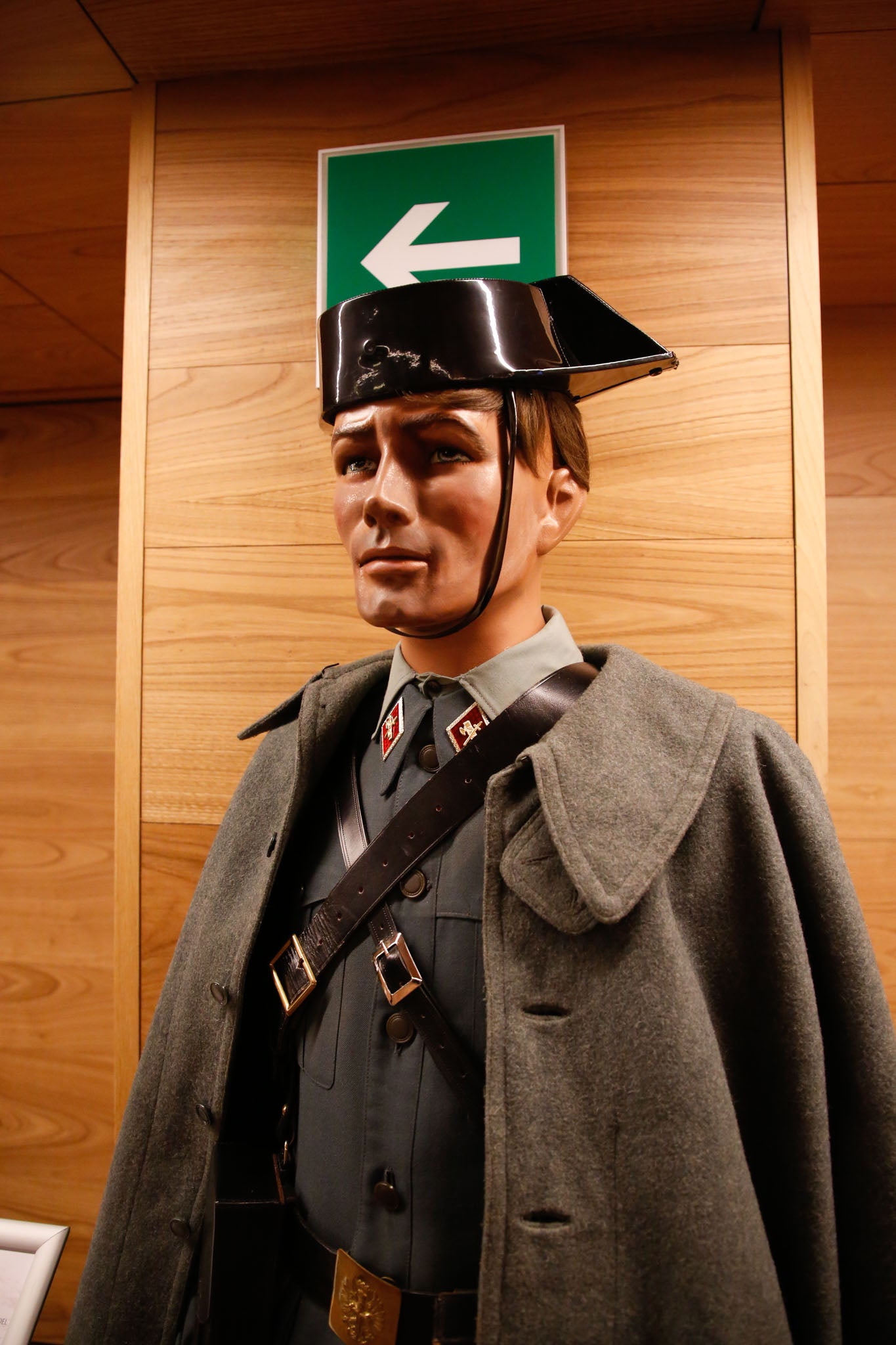 Fotos: Exposición sobre la historia de la Guardia Civil en Salamanca