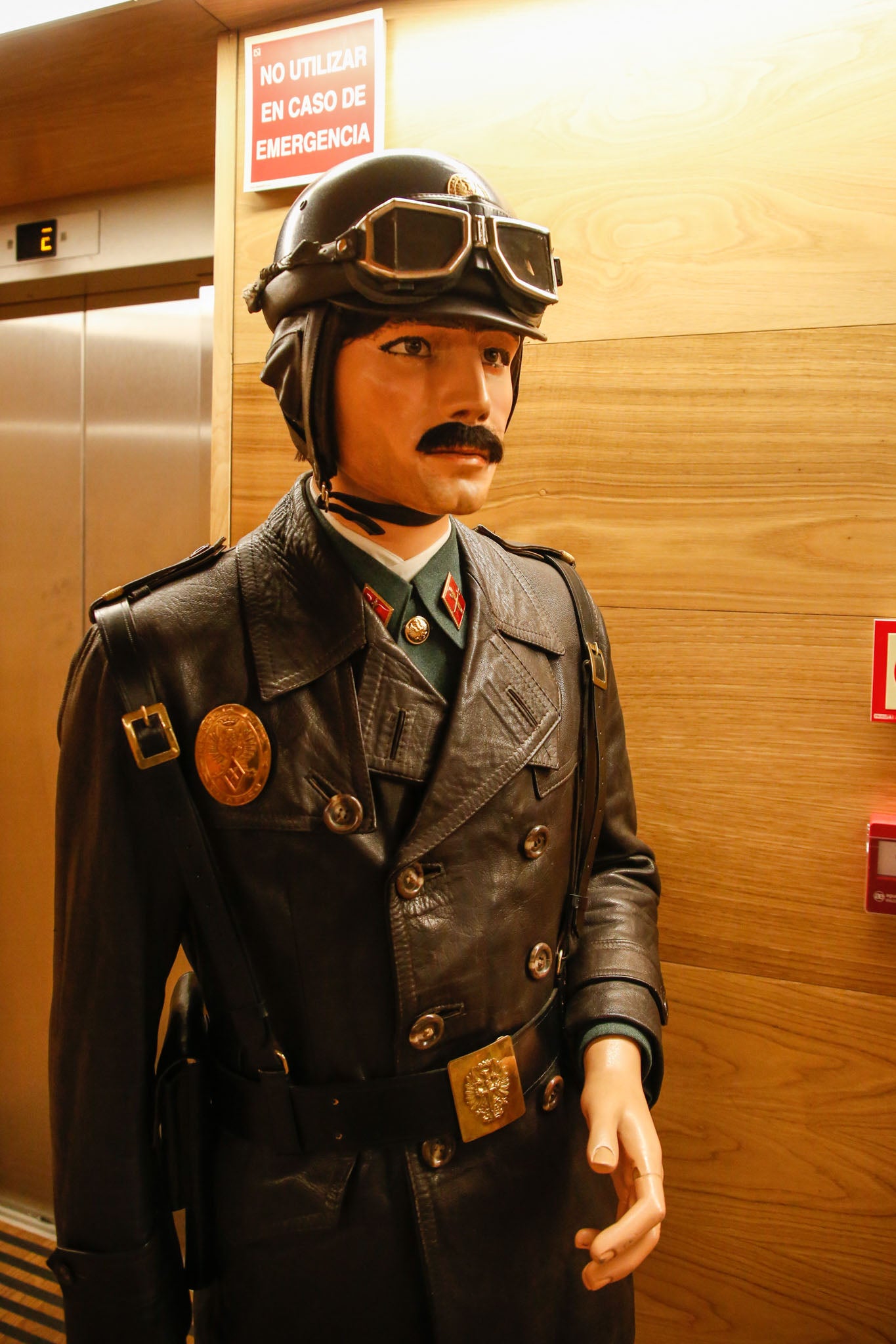 Fotos: Exposición sobre la historia de la Guardia Civil en Salamanca