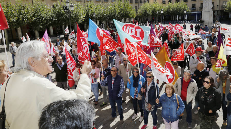 Fotos: Los pensionistas se manifiestan en Palencia