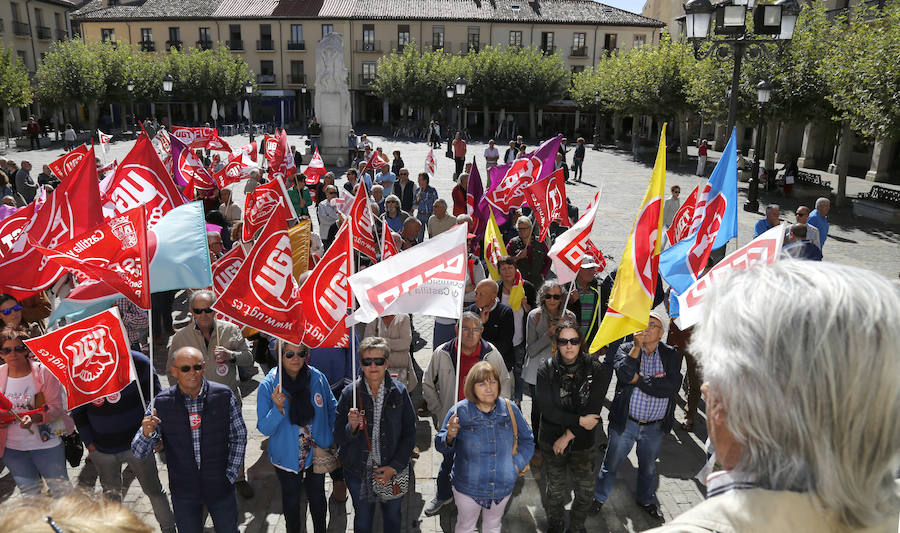 Fotos: Los pensionistas se manifiestan en Palencia