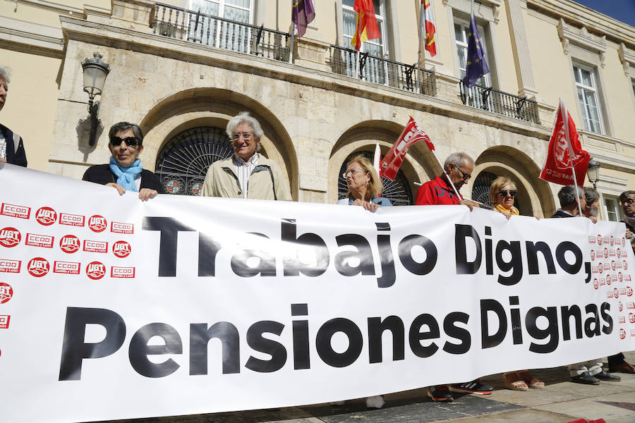 Fotos: Los pensionistas se manifiestan en Palencia