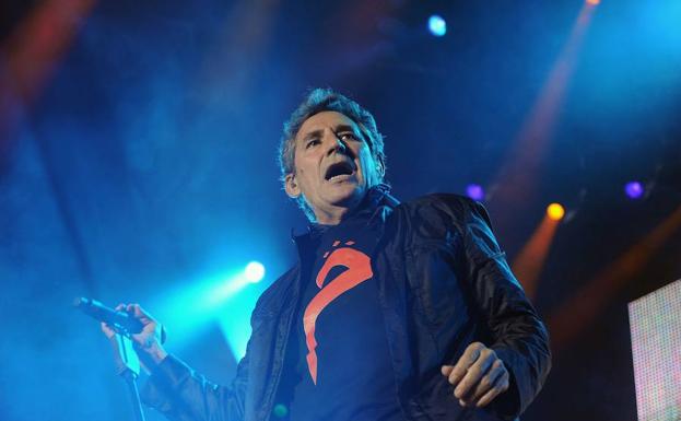 El cantante Miguel Ríos, durante un concierto. 