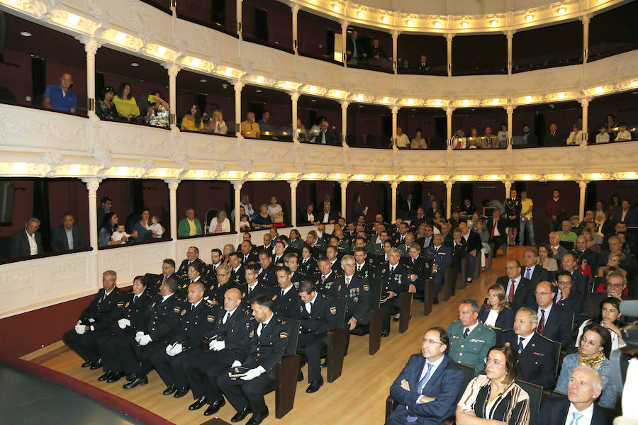 Fotos: Fiesta de los Angeles Custodios de la policia nacional en Palencia