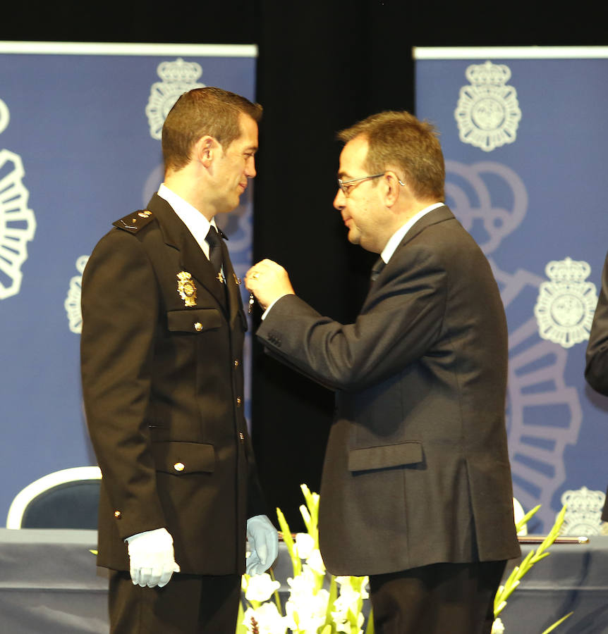 Fotos: Fiesta de los Angeles Custodios de la policia nacional en Palencia
