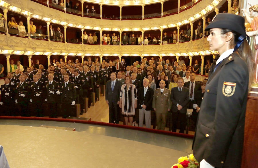 Fotos: Fiesta de los Angeles Custodios de la policia nacional en Palencia
