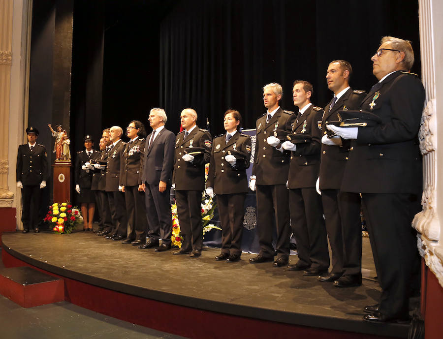 Fotos: Fiesta de los Angeles Custodios de la policia nacional en Palencia