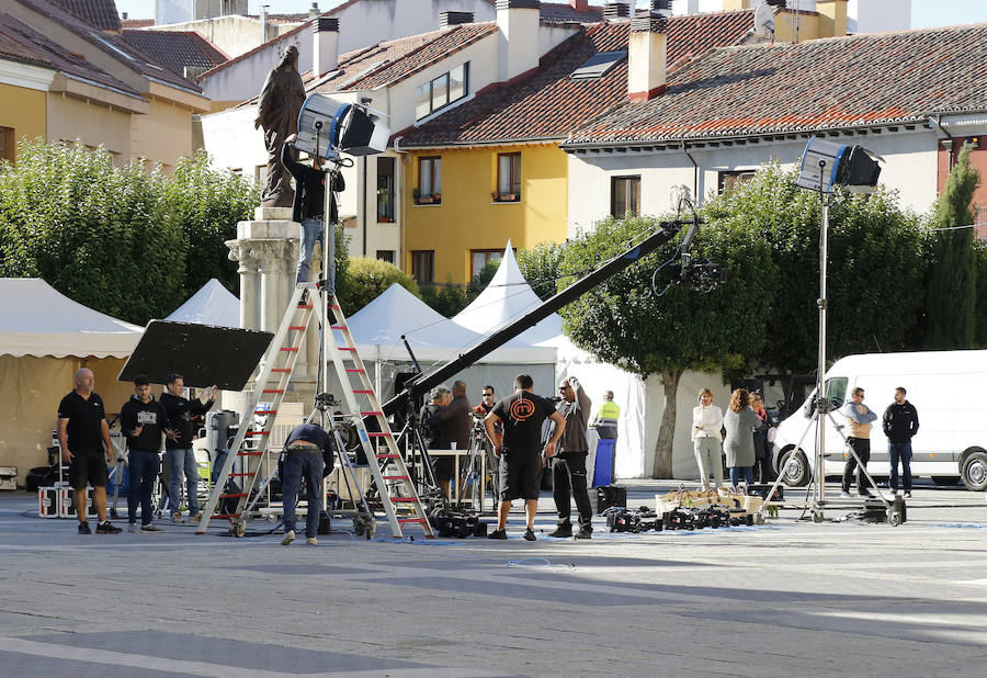 Fotos: Expectación en Palencia ante las cocinas de MasterChef Junior