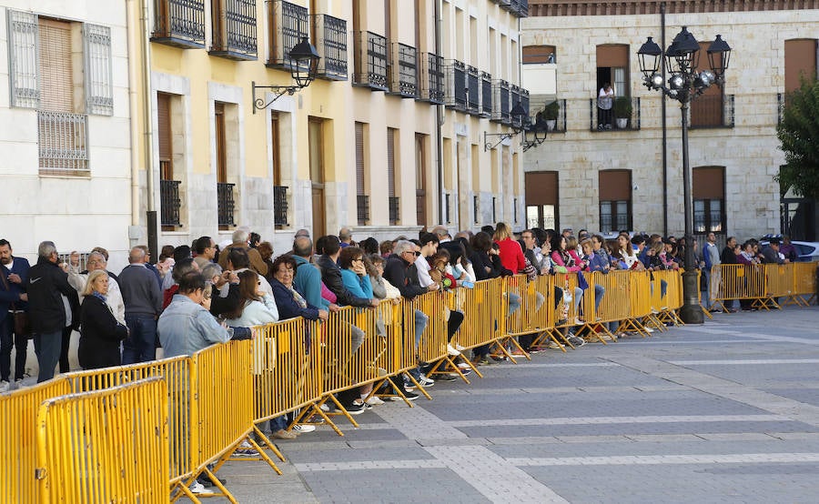 Fotos: Expectación en Palencia ante las cocinas de MasterChef Junior