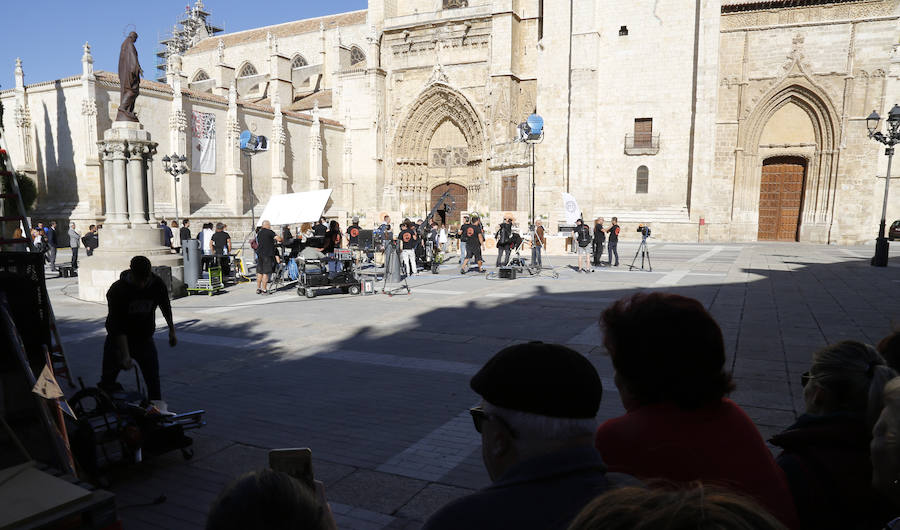 Fotos: Expectación en Palencia ante las cocinas de MasterChef Junior