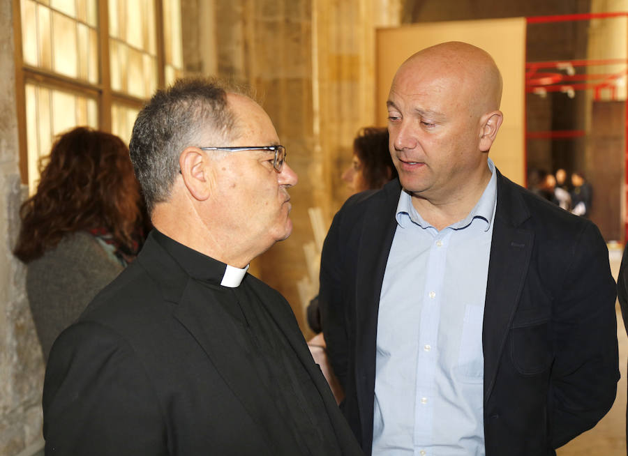 Fotos: Expectación en Palencia ante las cocinas de MasterChef Junior