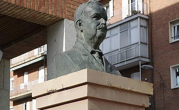 Nueva petición al Ayuntamiento para que retire el busto de Abilio Calderón