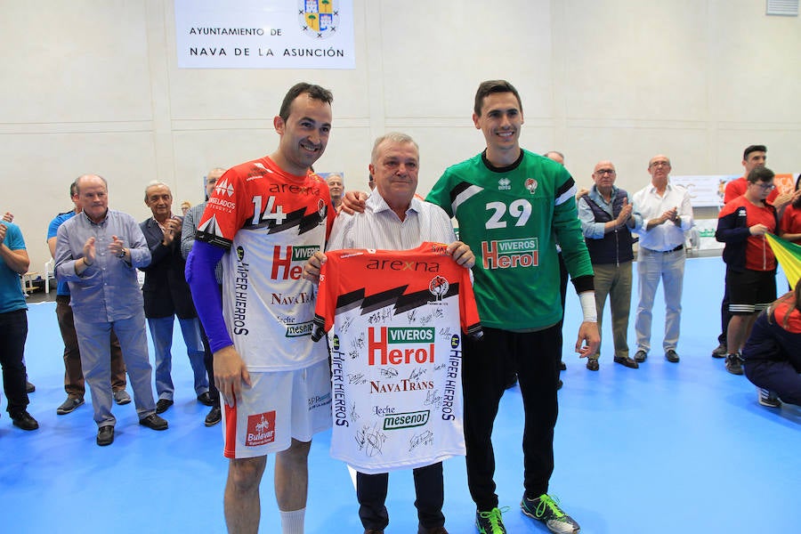 Fotos: Balonmano Nava - Santoña