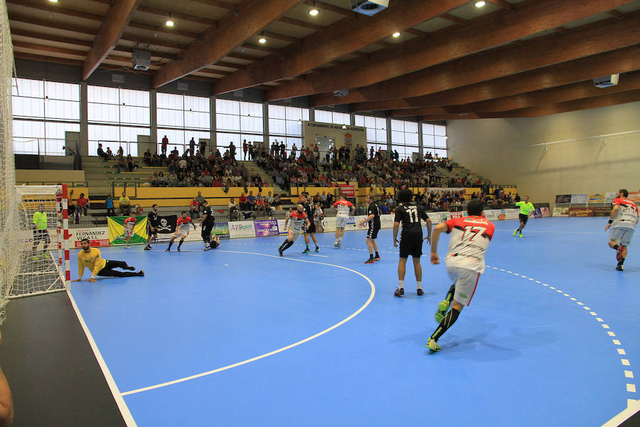 Fotos: Balonmano Nava - Santoña