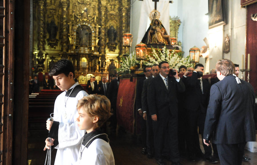Fotos: Procesión de Nuestra Señora de la Pasión en Valladolid