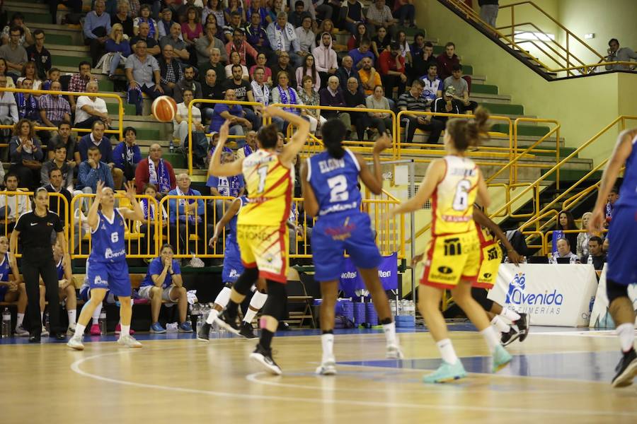 Fotos: Final de la Supercopa de España de baloncesto femenino entre Perfumerías Avenida y Girona en Salamanca