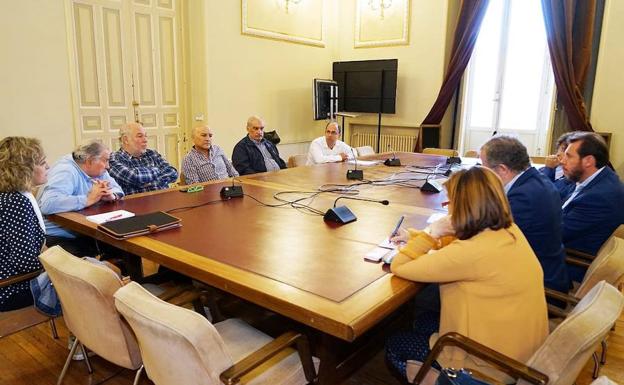 Mediadores gitanos, Policía y gobierno local se coordinan para rebajar la tensión en Las Viudas