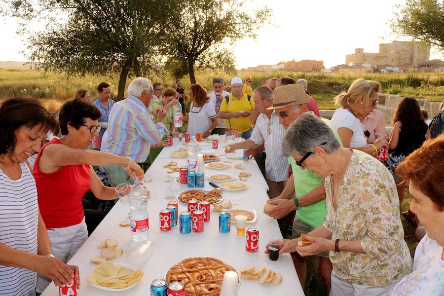 Fotos: Fuentes de Valdepero rehabilita con acierto los pilones