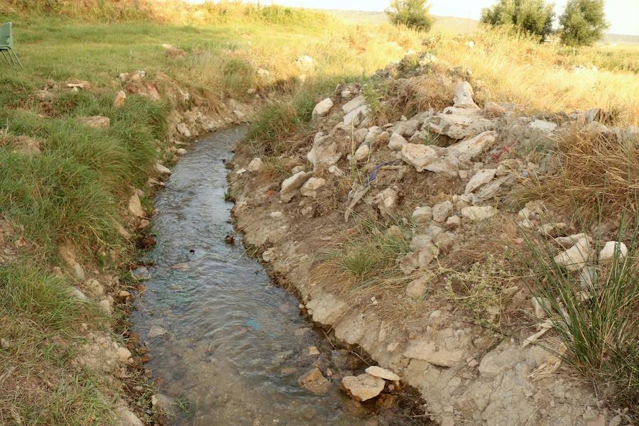 Fotos: Fuentes de Valdepero rehabilita con acierto los pilones