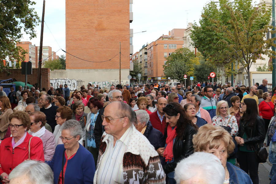 Fotos: Procesión en el barrio de La Pilarica de Valladolid