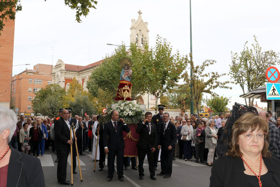 Fotos: Procesión en el barrio de La Pilarica de Valladolid