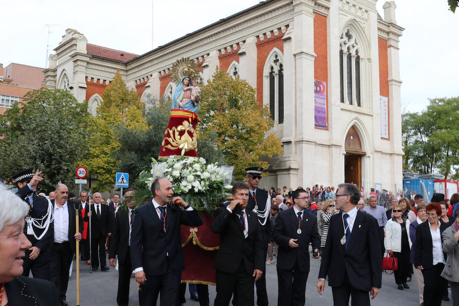 Fotos: Procesión en el barrio de La Pilarica de Valladolid