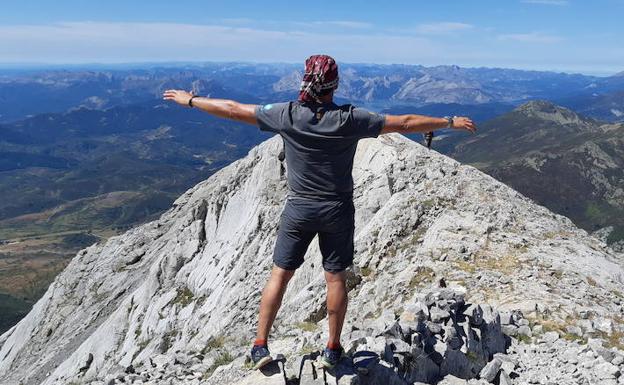 Un montañero, en el Espigüete.