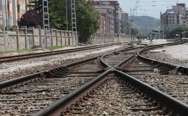 Obras en la línea ferroviaria Palencia-Santander interrumpirán la circulación este puente del Pilar