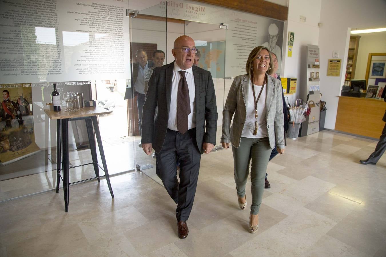 Durante la jornada se hizo entrega de la beca anual que se concede, en esta ocasión a la Fundación Intras, para el desarrollo de un estudio sobre las mujeres con alguna discapacidad en el mundo rural