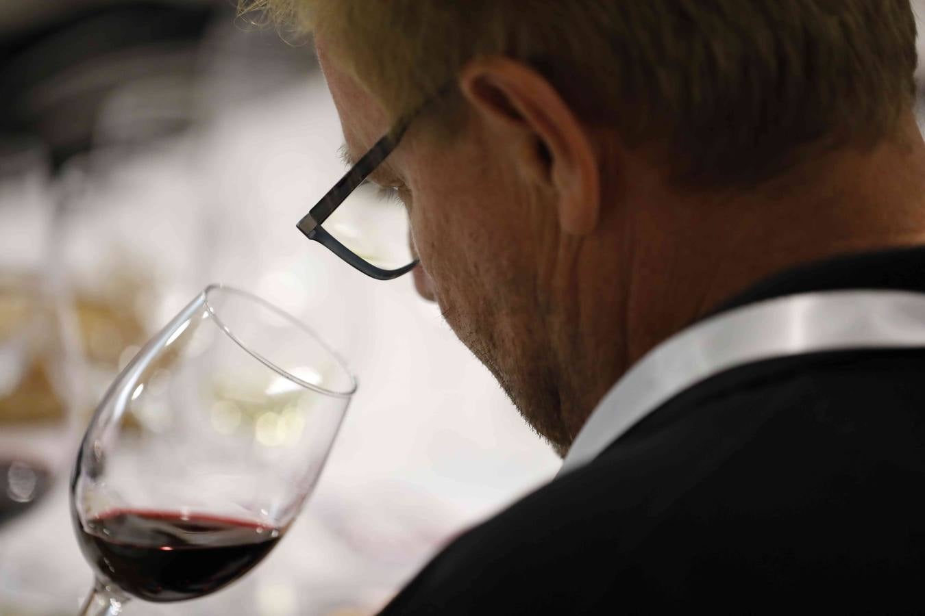 Profesionales de la sumillería de la región se concentran en torno a un programa de diferentes catas de vinos