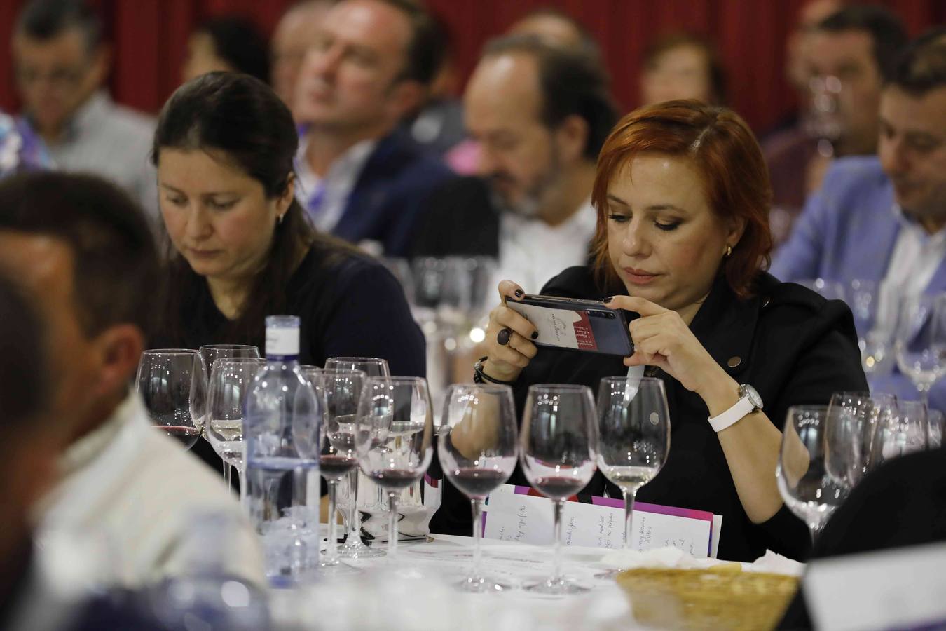 Profesionales de la sumillería de la región se concentran en torno a un programa de diferentes catas de vinos
