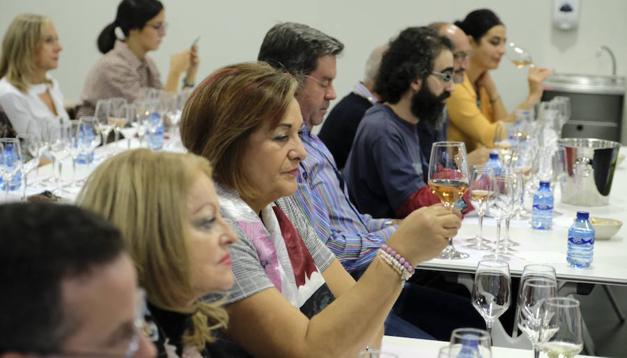 Fotos: Cata de mujeres dentro de las jornadas del Foro Futuro en Español