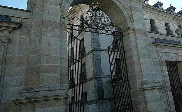 Puerta de la Reina, en cuyas inmediaciones ocurrió la agresión. 