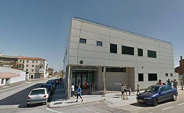 Juzgado de Almazán, Soria, donde se ha dictado sentencia a favor del exfutbolista de la Arandina, Víctor Rodríguez.