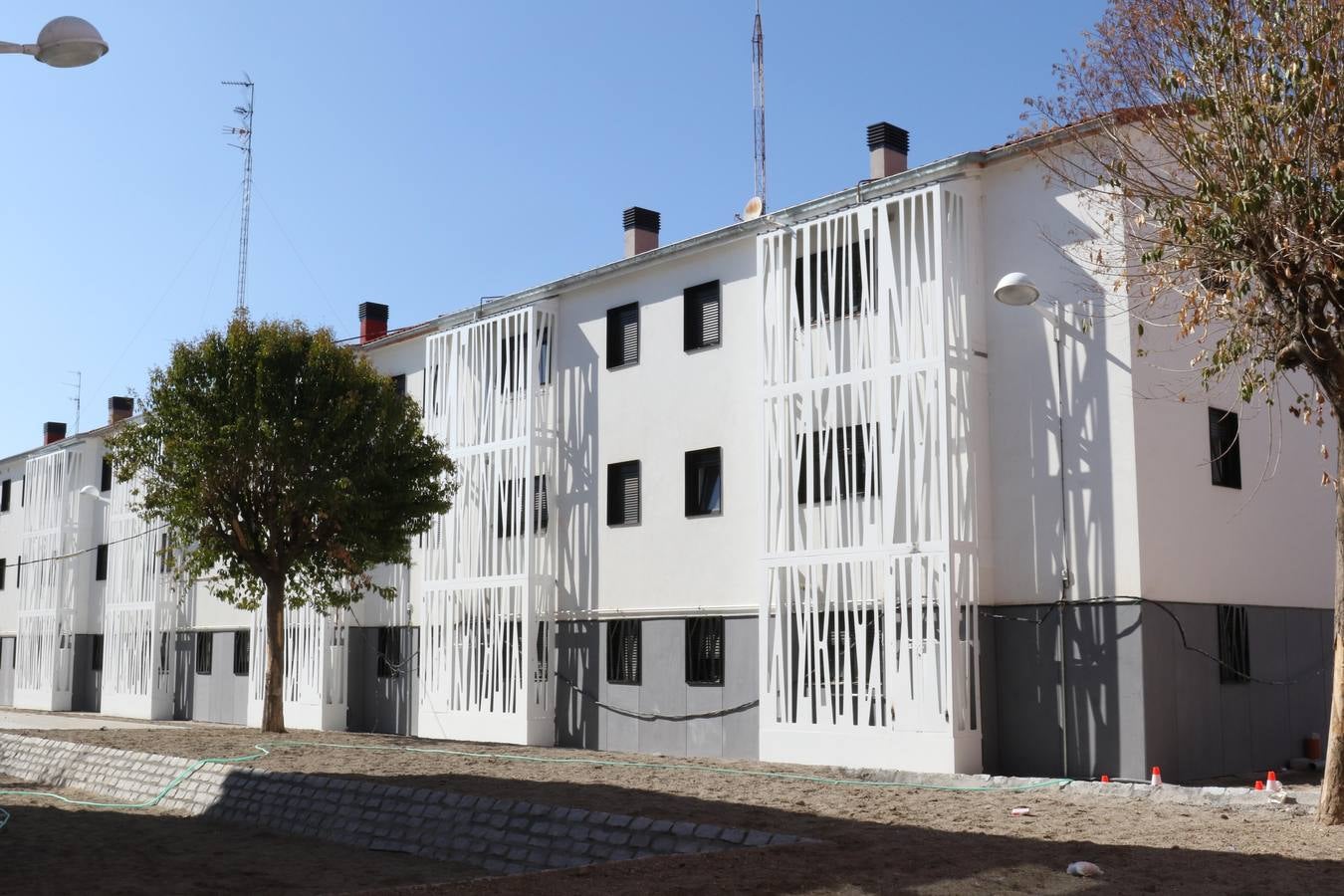 Fotos: Así va la reforma de los bloques de viviendas del 29 de Octubre, en Pajarillos